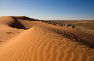 Simpson Desert Crossing: Survival Guide for 4WD Adventurers Guide to the Simpson Desert Crossing